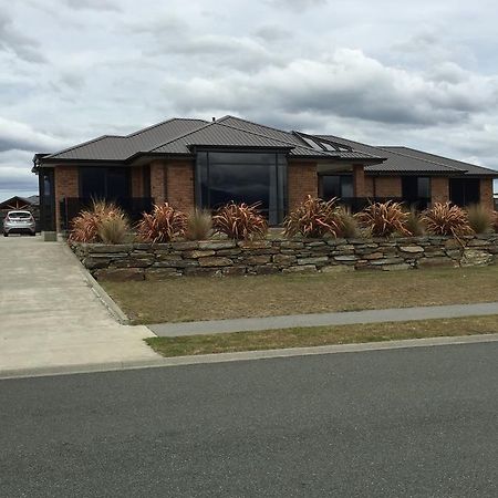 Villa The Rock Te Anau Exterior foto