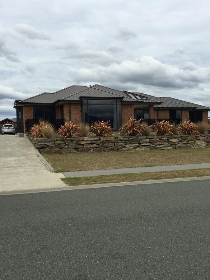 Villa The Rock Te Anau Exterior foto